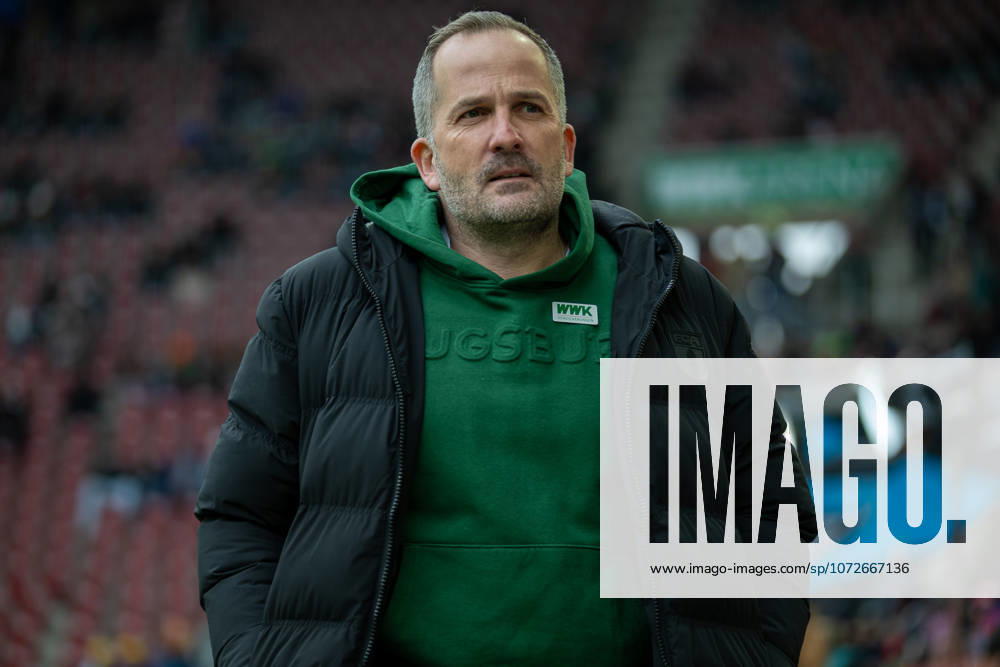 Manuel Baum FC Augsburg, Head Coach , GER, FC Augsburg vs 1 FC Heidenheim, Football, Bundesliga, Matchday 22, Season 2025 2026, 15 02 2026, DFL DFB REGULATIONS PROHIBIT ANY USE OF PHOTOGRAPHS AS IMAGE SEQUENCES AND OR QUASI VIDEO, GER, FC Augsburg vs 1 FC Heidenheim, Football, Bundesliga, Matchday 22, Season 2025 2026, 15 02 2026 Heidenheim