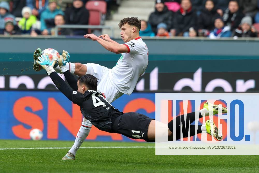 In duel, action, with Robin Fellhauer 19 FC Augsburg , Diant Ramaj 41 1 FC Heidenheim , FC Augsburg vs 1 FC Heidenheim, Football, 1 Bundesliga, 22 Matchday, 15 02 2026 DFB regulations prohibit any use of photographs as image sequences and or quasi video Augsburg Bayern Germany