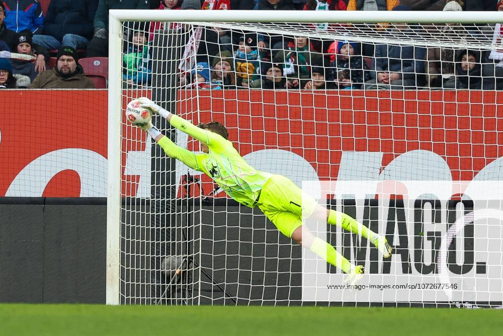 Goalkeeper action by Finn Dahmen 1 FC Augsburg , FC Augsburg vs 1 FC Heidenheim, Football, 1 Bundesliga, 22 Matchday, 15 02 2026 DFB regulations prohibit any use of photographs as image sequences and or quasi video Augsburg Bayern Germany