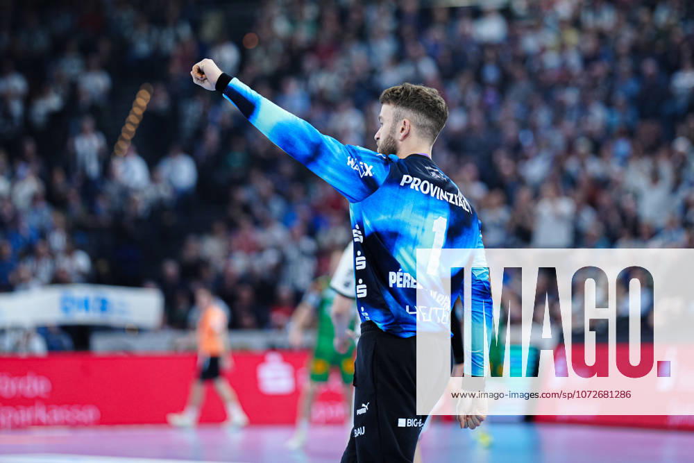 Cheers after Gonzalo Perez de Vargas THW Kiel, 01 GER, THW Kiel vs SC Magdeburg, Handball, 1 Bundesliga, Matchday 21, Season 2025 2026, 15 02 2026 GER, THW Kiel vs SC Magdeburg, Handball, 1 Bundesliga, Matchday 21, Season 2025 2026, 15 02 2026 Kiel