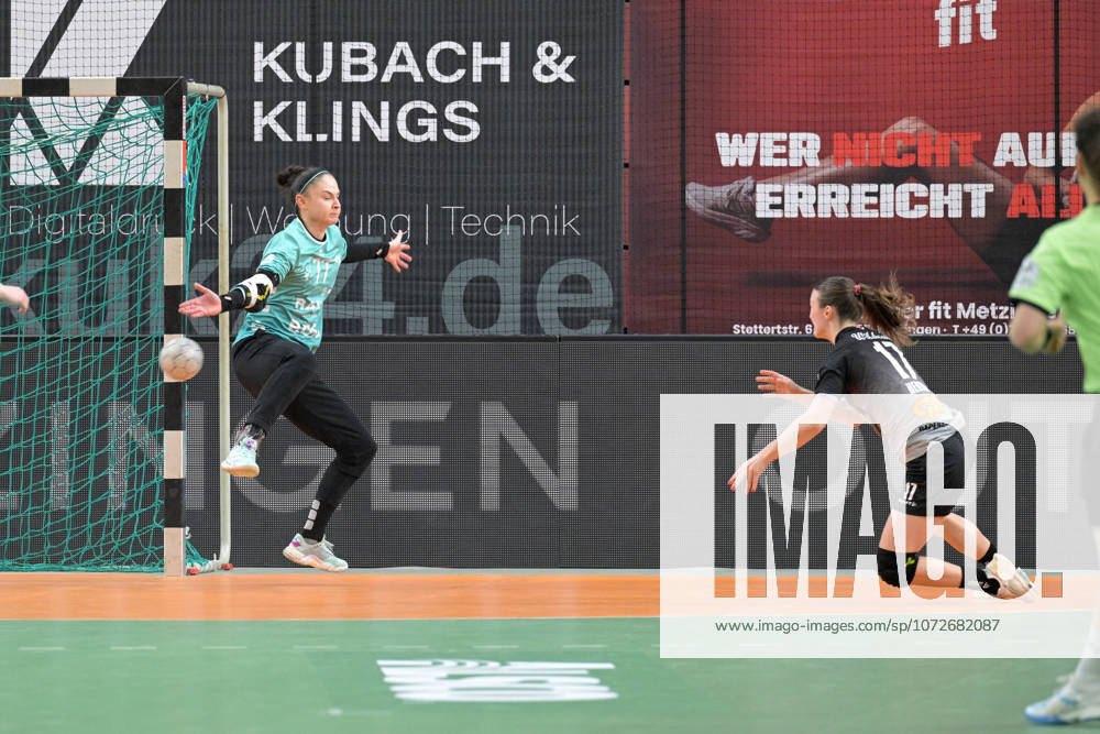 Sara Suba TusSies Metzingen, 77 in goal against Emma Hertha SV Union Halle Neustadt, 17 TusSies Metzingen vs SV Union Halle Neustadt, handball, Alsco HBF, 17 league matchday, 2025 2026 season, 15 02 2026 TusSies Metzingen vs SV Union Halle Neustadt, handball, Alsco HBF, 17 league matchday, 2025 2026 season, 15 02 2026 Tuebingen