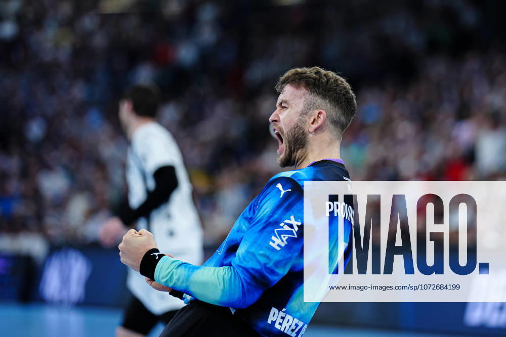 Cheers after Gonzalo Perez de Vargas THW Kiel, 01 GER, THW Kiel vs SC Magdeburg, Handball, 1 Bundesliga, Matchday 21, Season 2025 2026, 15 02 2026 GER, THW Kiel vs SC Magdeburg, Handball, 1 Bundesliga, Matchday 21, Season 2025 2026, 15 02 2026 Kiel