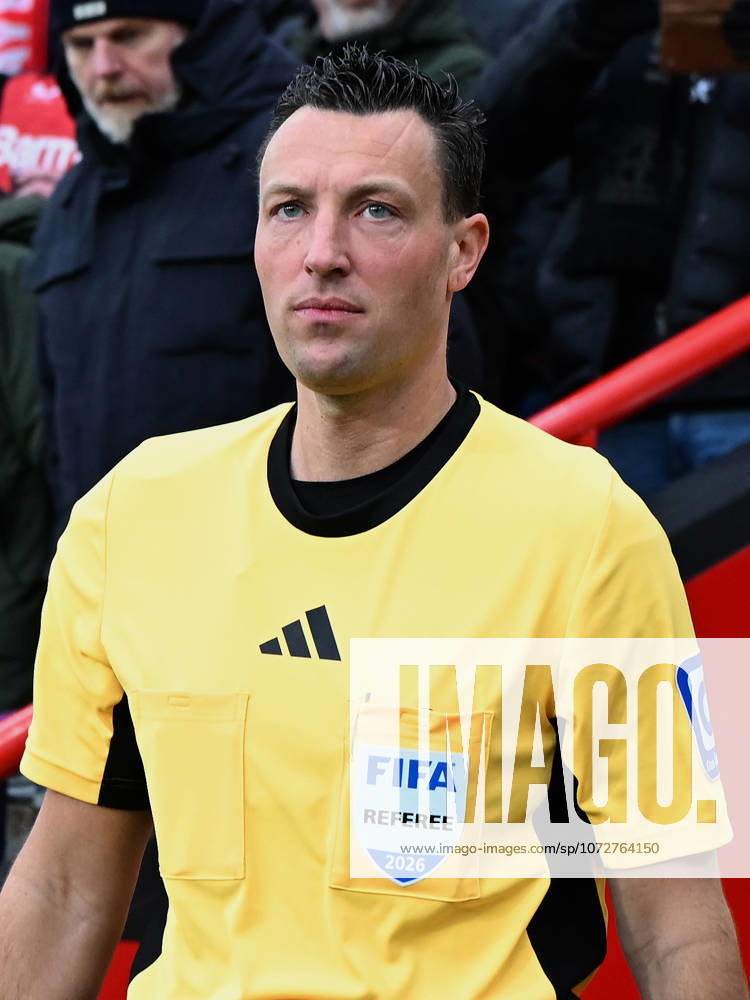 Referee Sven Jablonski looks on during the Bundesliga match between Bayer 04 Leverkusen and FC St Pauli, BayArena on February 14, 2026 in Leverkusen, Germany Photo by Ralf Treese DeFodi Images Referee Sven Jablonski looks on during the Bundesliga match between Bayer 04 Leverkusen and FC St Pauli at BayArena on February 14, 2026 in Leverkusen, Germany Photo by Ralf Treese DeFodi Images DFL regulations prohibit any use of photographs as image sequences and or quasi video Photo by Ralf Treese DeFodi Images