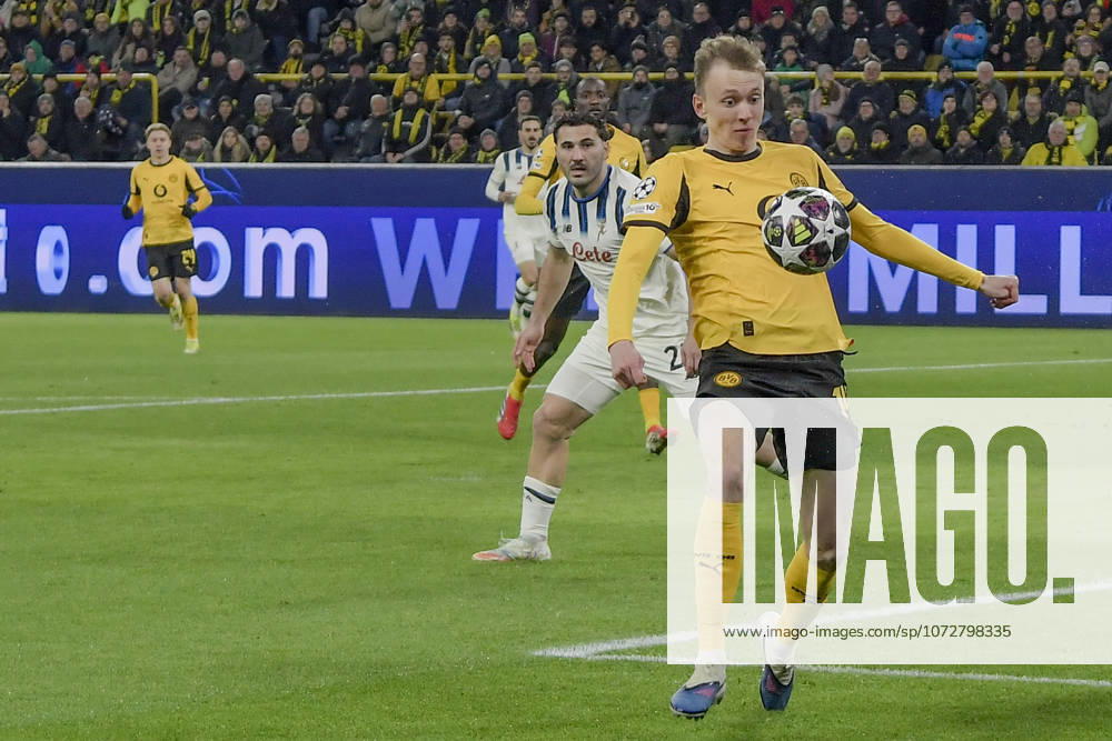 Penalty area scene Goal chance from Maximilian Beier Dortmund 14 17 02 2026 Soccer, Champions League, Borussia Dortmund vs Atalanta Bergamo , Signal Iduna Park, Dortmund,