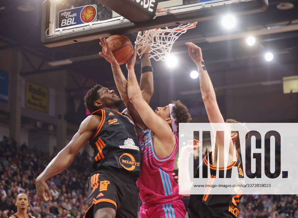 Michael Kessens Telekom Baskets Bonn vs Rasta Vechta 21 Speiltag season 2025 26