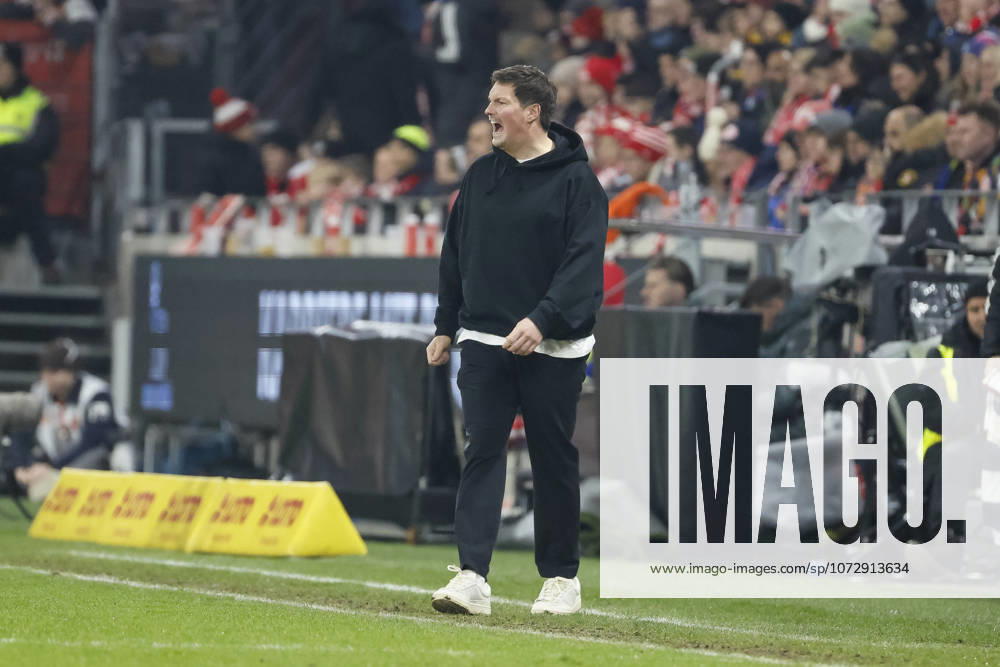 Merlin Polzin Hamburger SV, Coach , Facial expression, Facial expression, Emotion , Germany, Soccer, 1 Bundesliga, 23 Matchday, 2025 2026, 1 FSV Mainz vs Hamburger SV, 20 02 2026, Mainz Mewa Arena Germany