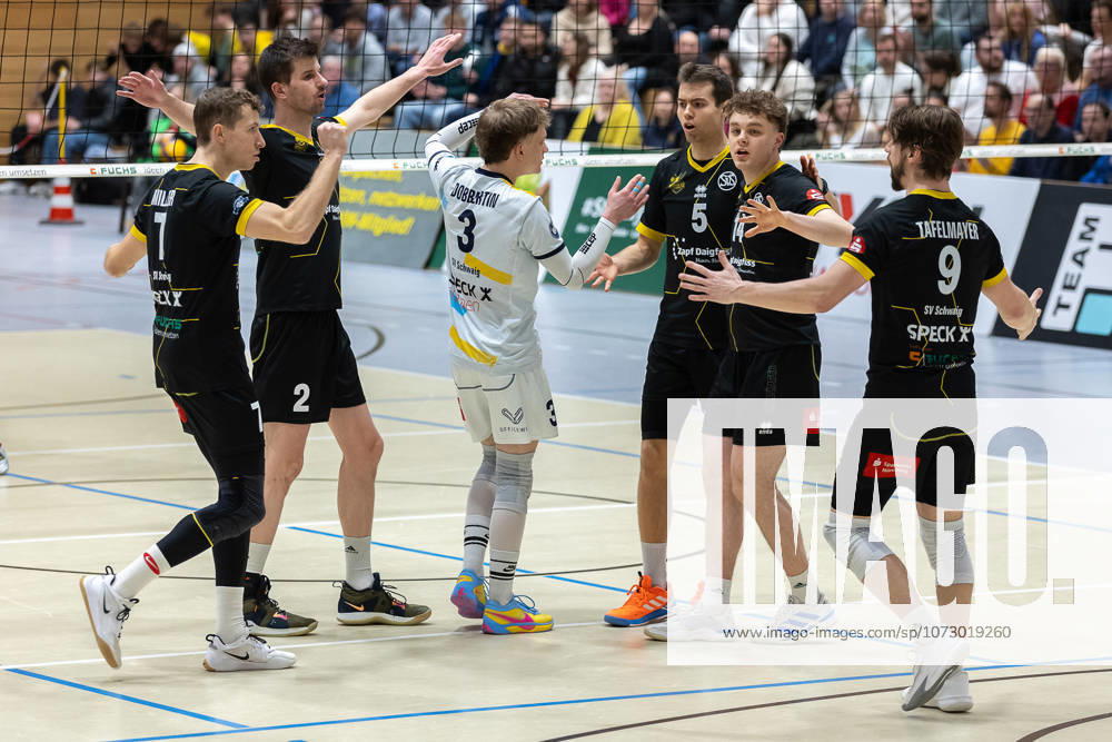Team, squad, cheers, jubilation, positive emotions, positive emotion, SV Schwaig Volleyball CERATONIA Volleys Eltmann , Volleyball, 2 Bundesliga Sued, 22 Matchday, 21 02 2026 SV Schwaig Volleyball CERATONIA Volleys Eltmann , Volleyball, 2 Bundesliga Sued, 22 Matchday, 21 02 2026 Schwaig