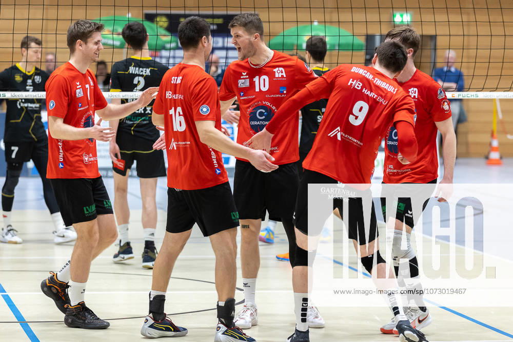 Team, squad, cheers, jubilation, positive emotions, positive emotion, end of match, SV Schwaig Volleyball CERATONIA Volleys Eltmann , Volleyball, 2 Bundesliga Sued, 22 Matchday, 21 02 2026 SV Schwaig Volleyball CERATONIA Volleys Eltmann , Volleyball, 2 Bundesliga Sued, 22 Matchday, 21 02 2026 Schwaig