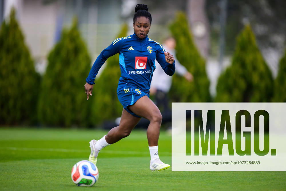 Monica Jusu Bah of the Swedish women s national football at a training session on February 25, 2026 in Albufeira Photo Ludvig Thunman BILDBYRAN code LT LT0773 fotboll football soccer fotball träning practice training sverige sweden dam bbeng
