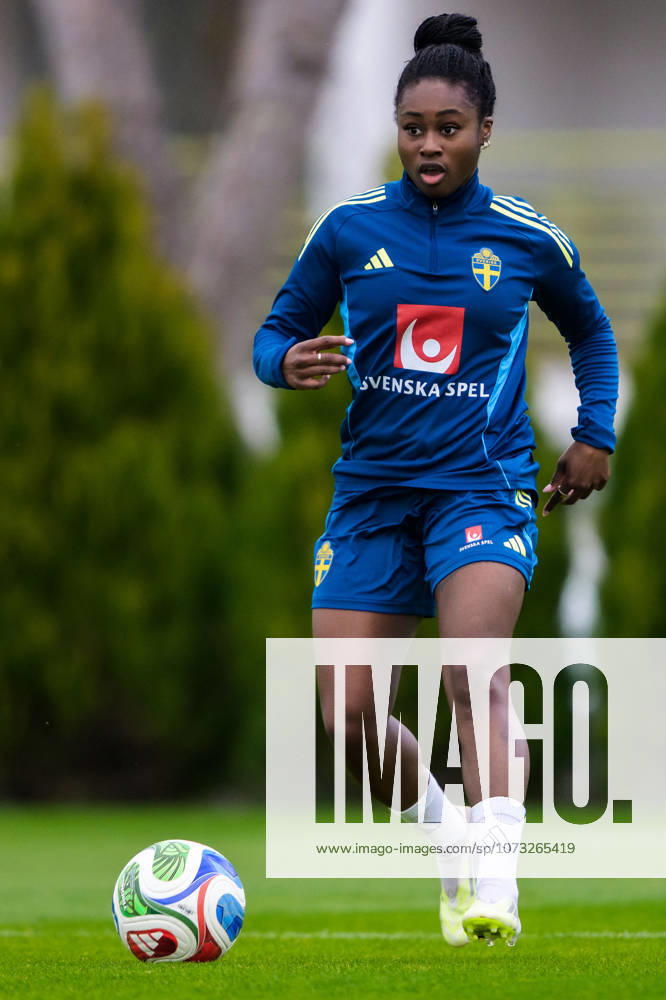 Monica Jusu Bah of the Swedish women s national football at a training session on February 25, 2026 in Albufeira Photo Ludvig Thunman BILDBYRAN code LT LT0773 fotboll football soccer fotball träning practice training sverige sweden dam bbeng