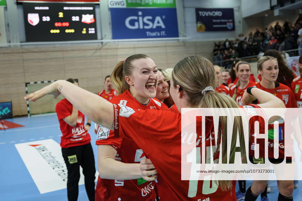 Wildcats cheer after 33 32 home win, SV Union Halle Neustadt vs BSV Sachsen Zwickau, Alsco Handball Bundesliga Frauen, Saison 2025 26, 18 Spieltag, 25 02 2026 Halle SWH Arena Sachsen Anhalt Germany