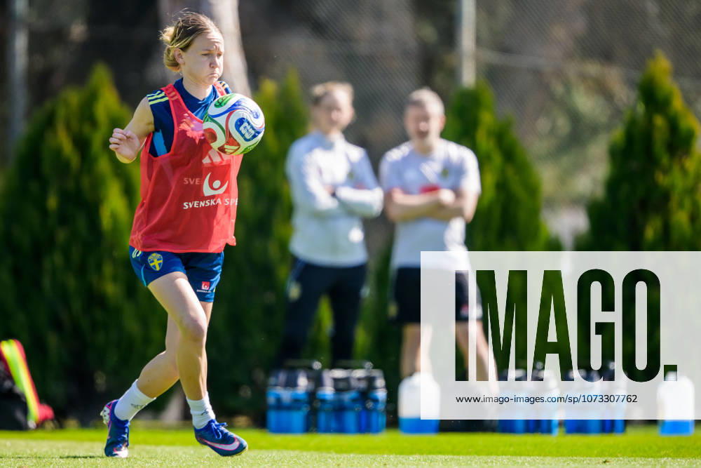 Matilda Vinberg of the Swedish women s national football team at a training session on February 26, 2026 in Albuferia Photo Ludvig Thunman BILDBYRAN code LT LT0774 fotboll football soccer fotball träning practice training sverige sweden dam bbeng