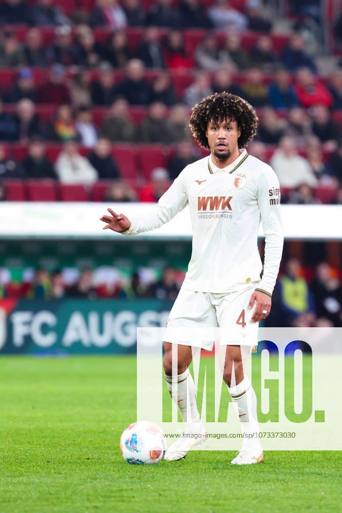 Han Noah Massengo 4, FC Augsburg at the match between FC Augsburg v 1 FC Köln, Football, Men, Bundesliga, 2025 2026, 24 Matchday on 27 02 2026 in Augsburg, WWK ARENA DFL and DFB regulations prohibit any use of photographs as image sequences and or quasi video Bayern Germany