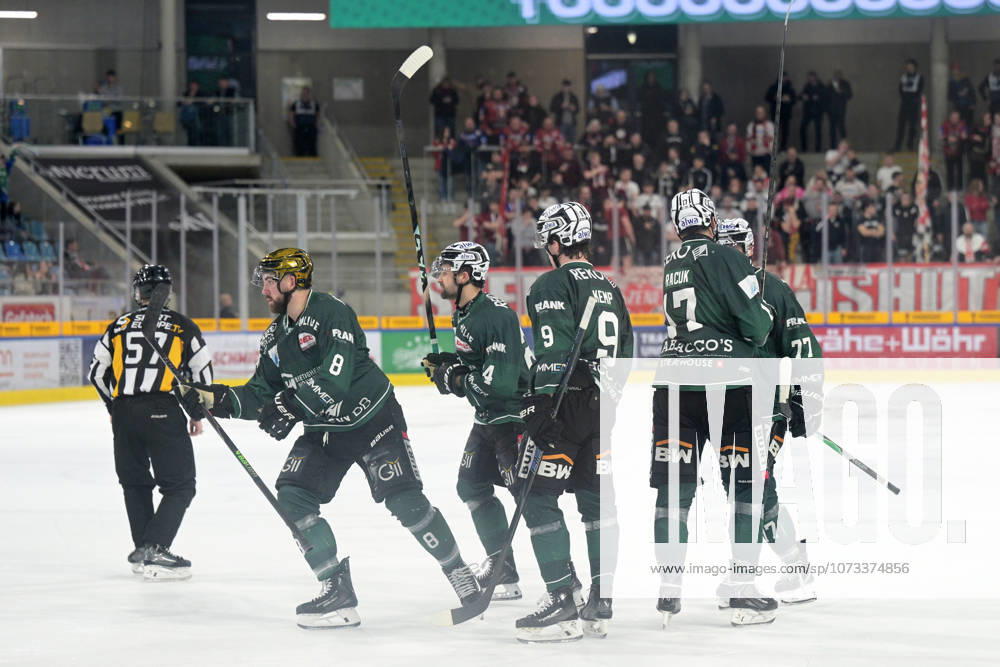 Goal,Goal celebration for the 3 3 of the Bietigheim Steelers by the goal of Jack Dugan Bietigheim Steelers, 08 Bietigheim Steelers vs EV Landshut, Ice Hockey, DEL 2, 49 Matchday, Season 2025 2026, 27 02 2026 Bietigheim Steelers vs EV Landshut, Ice Hockey, DEL 2, 49 Matchday, Season 2025 2026, 27 02 2026 Bietigheim