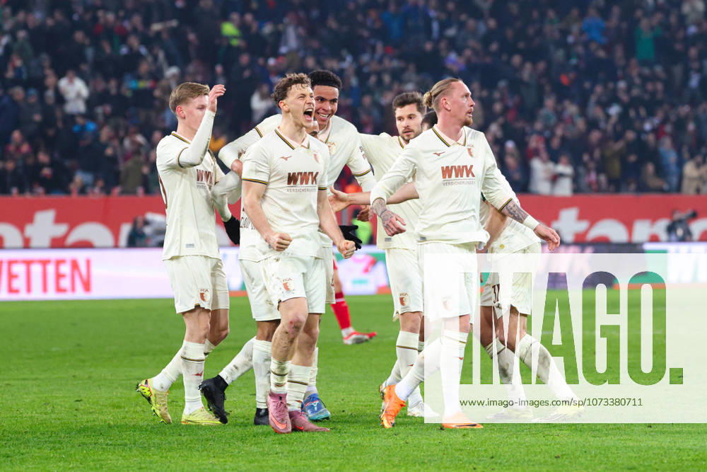 Team FC Augsburg Goal for 2 0 at the match between FC Augsburg v 1 FC Köln, Football, Men, Bundesliga, 2025 2026, 24 Matchday on 27 02 2026 in Augsburg, WWK ARENA DFL and DFB regulations prohibit any use of photographs as image sequences and or quasi video Bayern Germany