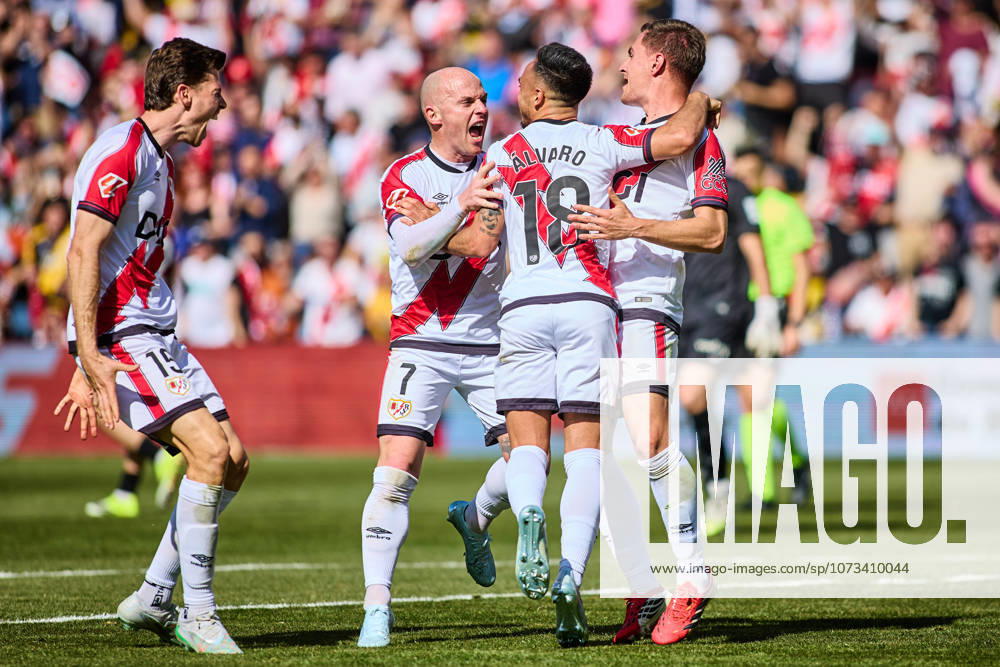 Rayo Vallecano vs Athletic Club de Bilbao - LaLiga EA Sports - 28 02 2026 Jorge de Frutos of Rayo Vallecano celebrating his goal with his teammates during the LaLiga EA Sports match between Rayo Vallecano and Athletic Club de Bilbao at Nuevo Vallecas Stadium on February 28, 2026 in Madrid, Spain. Madrid Spain