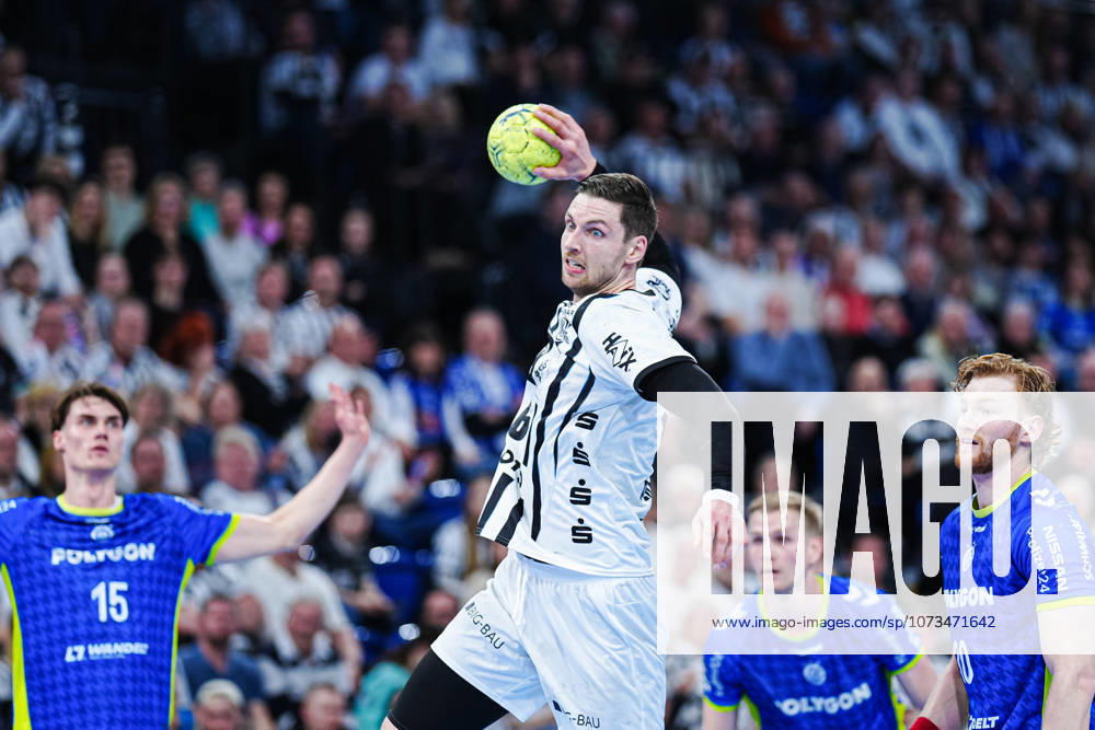 Throw Goal Hendrik Pekeler THW Kiel, 61 GER, THW Kiel vs VfL Gummersbach, Handball, 1 Bundesliga, Matchday 23, Season 2025 2026, 28 02 2026 GER, THW Kiel vs VfL Gummersbach, Handball, 1 Bundesliga, Matchday 23, Season 2025 2026, 28 02 2026 Kiel