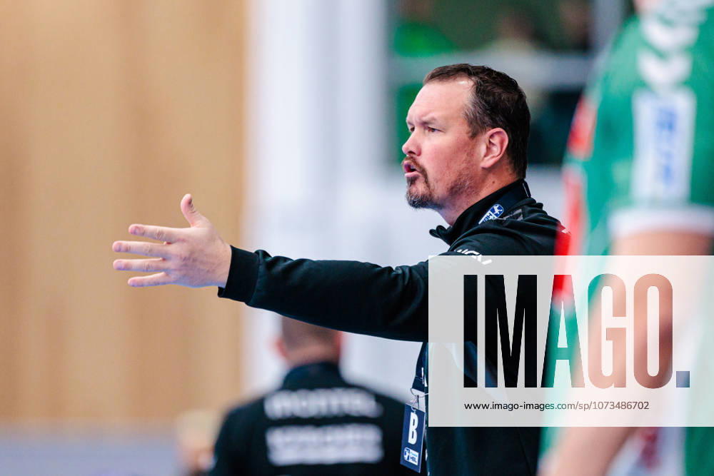 Misha Kaufmann TVB Stuttgart, Coach gestures GER, GWD Minden vs TVB Stuttgart, Handball, 1 Bundesliga, Matchday 23, Season 2025 2026, 01 03 2026 GER, GWD Minden vs TVB Stuttgart, Handball, 1 Bundesliga, Matchday 23, Season 2025 2026, 01 03 2026 Minden