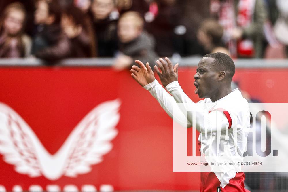 UTRECHT - Yoann Cathline of FC Utrecht celebrates the 1-0 goal during the Dutch Eredivisie match between FC Utrecht and AZ at the Galgenwaard Stadium on March 1, 2026, in Utrecht, Netherlands. BART STOUTJESDIJK ANP Eredivisie 2025-2026 ANPxSportx IVx 552135922 originalFilename: 552135922