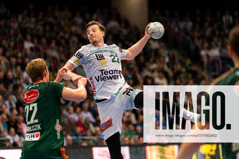 Erik PERSSON FRISCH AUF Goeppingen, 22 scores a goal, Action, Goal throw GER, TSV Hannover Burgdorf vs FRISCH AUF Goeppingen, Handball, Bundesliga, Matchday 23, Season 2025 2026, 01 03 2026, GER, TSV Hannover Burgdorf vs FRISCH AUF Goeppingen, Handball, Bundesliga, Matchday 23, Season 2025 2026, 01 03 2026, Hannover