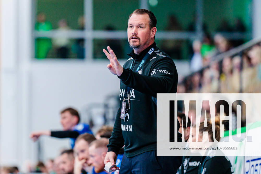 Misha Kaufmann TVB Stuttgart, Coach gestures GER, GWD Minden vs TVB Stuttgart, Handball, 1 Bundesliga, Matchday 23, Season 2025 2026, 01 03 2026 GER, GWD Minden vs TVB Stuttgart, Handball, 1 Bundesliga, Matchday 23, Season 2025 2026, 01 03 2026 Minden