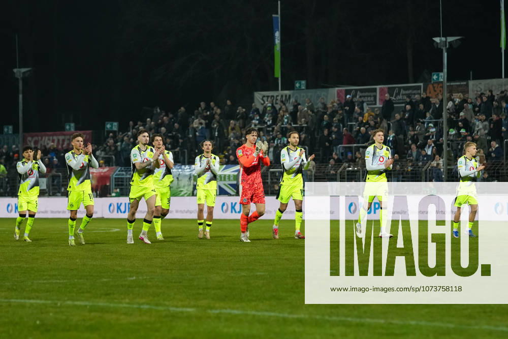 Season 2025 2026 25 Matchday Regionalliga West at Ohlendorf Stadion im Heidewald, Gütersloh, Germany FC Gütersloh BV Borussia Dortmund U23 The team runs to the fans who have traveled with them