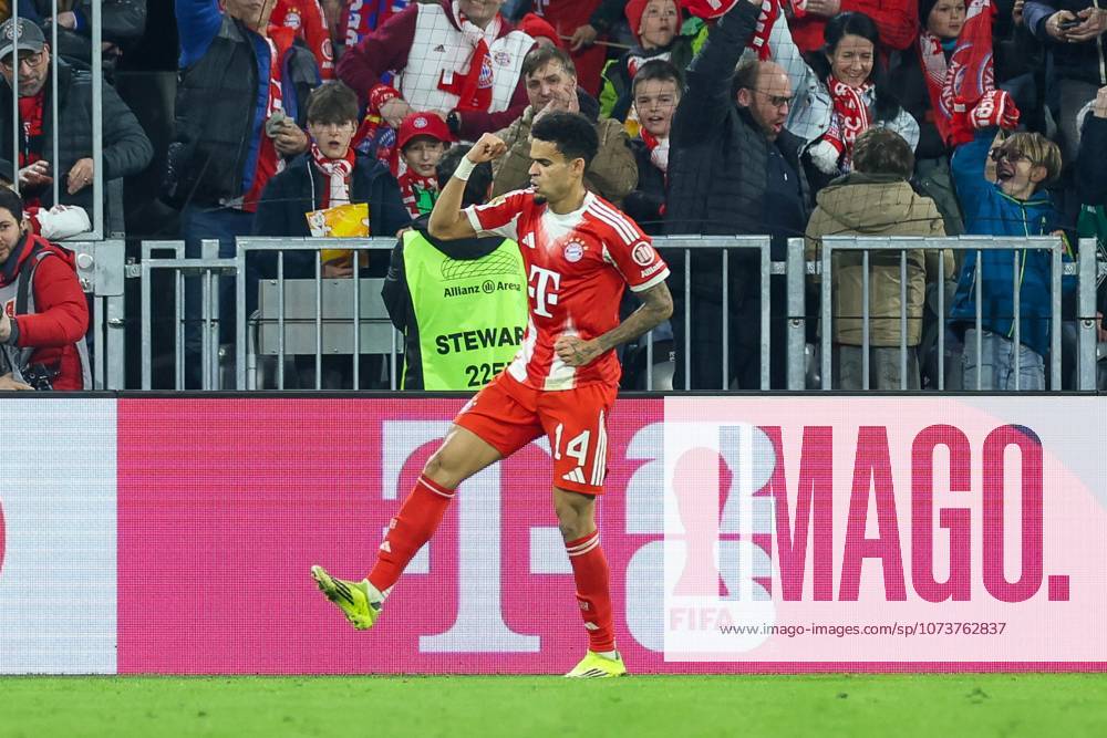 Goal celebration by Luis Diaz 14 FC Bayern Muenchen to 1 0, FC Bayern Muenchen vs Borussia Moenchengladbach, Football, 1 Bundesliga, 25 Matchday, 06 03 2026 DFB regulations prohibit any use of photographs as image sequences and or quasi video Muenchen Bayern Germany
