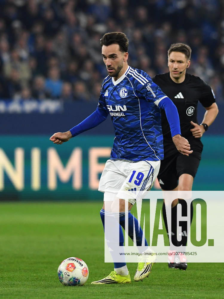 Kenan Karaman FC Schalke 04 in action, on the ball, single action during the 2 Bundesliga match between FC Schalke 04 and Arminia Bielefeld, Veltins Arena on 06 March 2026 in Gelsenkirchen, Germany Photo by Ralf Treese DeFodi Images Kenan Karaman FC Schalke 04 controls the ball during the 2 Bundesliga match between FC Schalke 04 and Arminia Bielefeld at Veltins Arena on March 6, 2026 in Gelsenkirchen, Germany Photo by Ralf Treese DeFodi Images Photo by Ralf Treese DeFodi Images