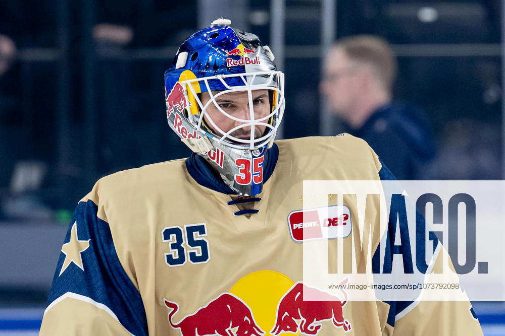 Mathias Niederberger Goalkeeper, EHC Red Bull Muenchen, 35 GER, EHC Red Bull Muenchen vs Grizzlys Wolfsburg, Ice Hockey, DEL, 49 Matchday, Season 2025 2026, 06 03 2026 GER, EHC Red Bull Muenchen vs Grizzlys Wolfsburg, Ice Hockey, DEL, 49 Matchday, Season 2025 2026, 06 03 2026 Muenchen