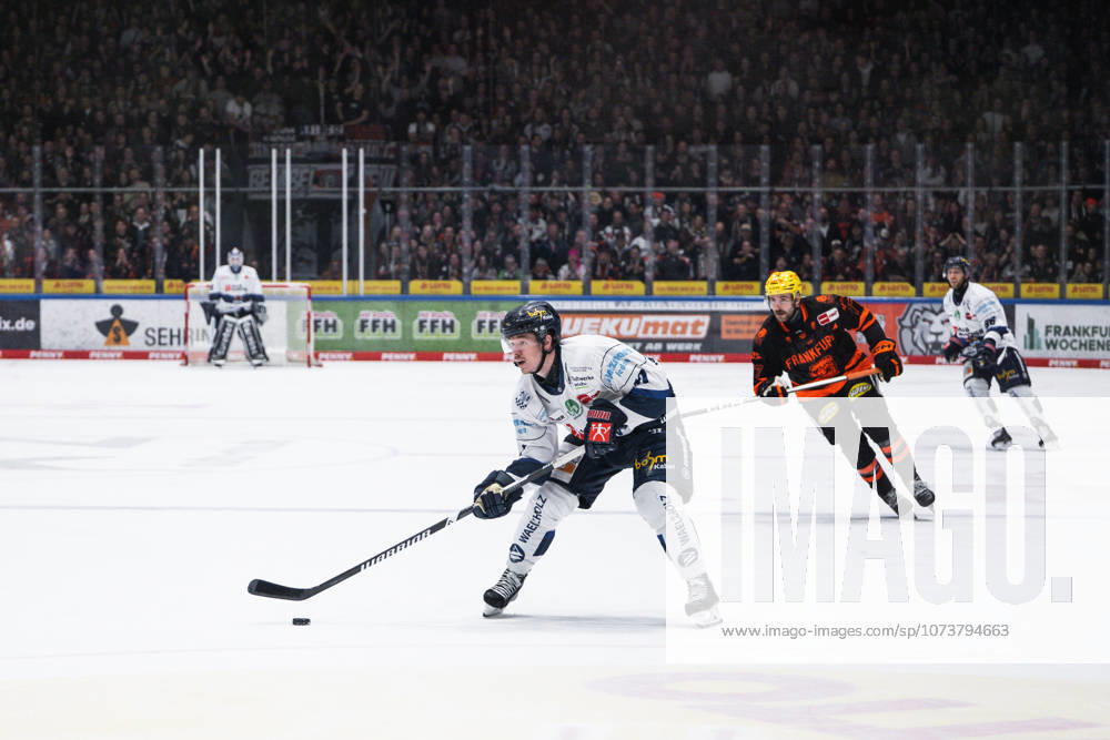 Julian Napravnik Iserlohn Roosters, 75 GER, Loewen Frankfurt vs Iserlohn Roosters, Ice Hockey, Penny DEL, 49 Matchday, Season 2025 2026, 06 03 2026 Eibner Pressefoto Attila Ziga GER, Loewen Frankfurt vs Iserlohn Roosters, Ice Hockey, Penny DEL, 49 Matchday, Season 2025 2026, 06 03 2026 Frankfurt