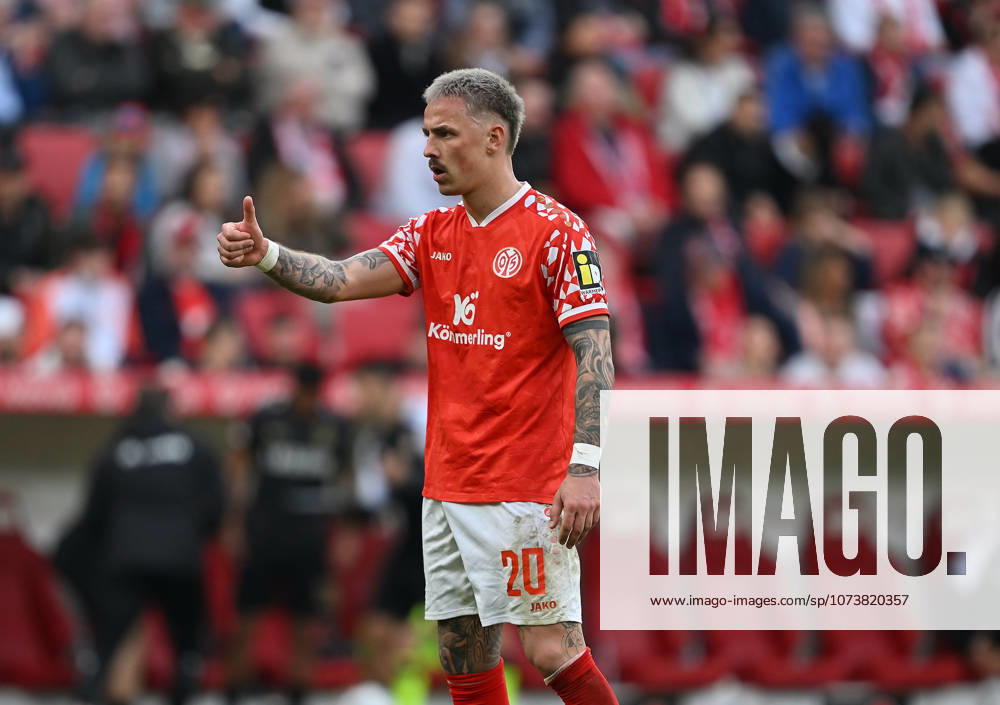 Football I Men I Season 2025 2026 I Bundesliga I 25 Matchday I 1 FSV Mainz 05 VFB Stuttgart I 07 03 2026 Phillip Tietz 20, 1 FSV Mainz 05 Thumbs up Mainz MEWA Arena Rheinland Pfalz Germany