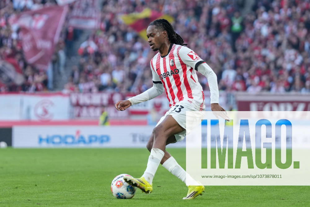 Jordy Makengo SC Freiburg, 33 on the ball , Germany, Soccer, 1 Bundesliga, 25 Matchday, 2025 2026, SC Freiburg vs Bayer 04 Leverkusen, 07 03 2026, Europa Park Stadion, Freiburg, Germany DFL REGULATIONS PROHIBIT ANY USE OF PHOTOGRAPHS AS IMAGE SEQUENCES AND OR QUASI VIDEO Freiburg Europa Park Stadion Baden Württemberg Germany