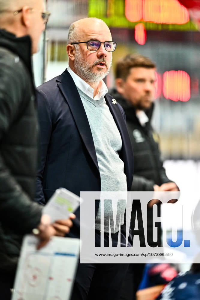 Stefan Nyman Head Coach, Headcoach, Iserlohn Roosters , GER, Iserlohn Roosters vs Fischtown Pinguins Bremerhaven, Ice Hockey, Penny DEL, 50 Matchday, Season 2025 2026, 08 03 2026, GER, Iserlohn Roosters vs Fischtown Pinguins Bremerhaven, Ice Hockey, Penny DEL, 50 Matchday, Season 2025 2026, 08 03 2026 Iserlohn