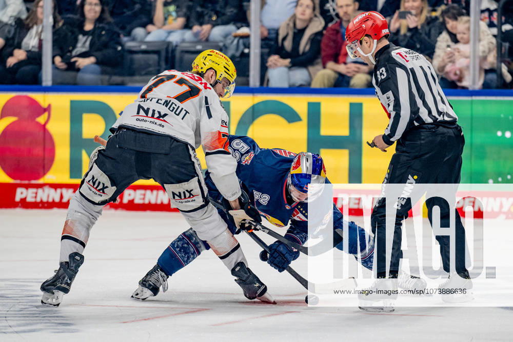 Linesperson David Tschirner executes a faceoff between Daniel Pfaffengut Loewen Frankfurt, 77 and Patrick Hager EHC Red Bull Muenchen, 52 GER, EHC Red Bull Muenchen vs Loewen Frankfurt, Ice Hockey, DEL, Matchday 50, Season 2025 2026, 08 03 2026 GER, EHC Red Bull Muenchen vs Loewen Frankfurt, Ice Hockey, DEL, Matchday 50, Season 2025 2026, 08 03 2026 Muenchen