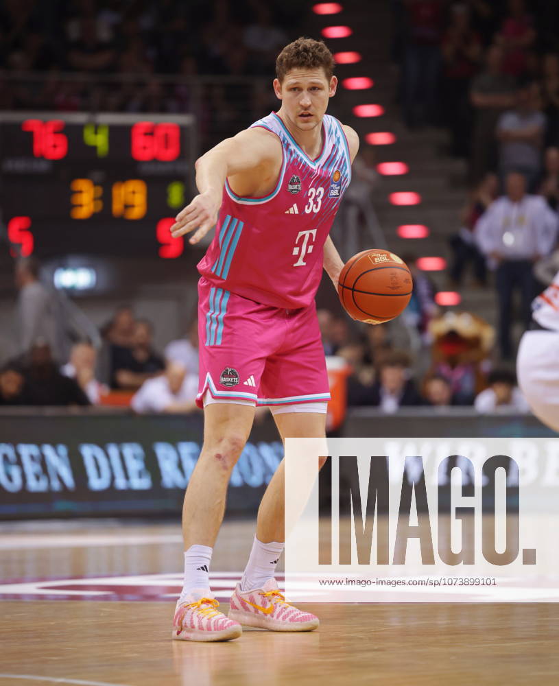 Patrick Heckmann Telekom Baskets Bonn vs SYNTAINICS MBC 23 Speiltag season 2025 26