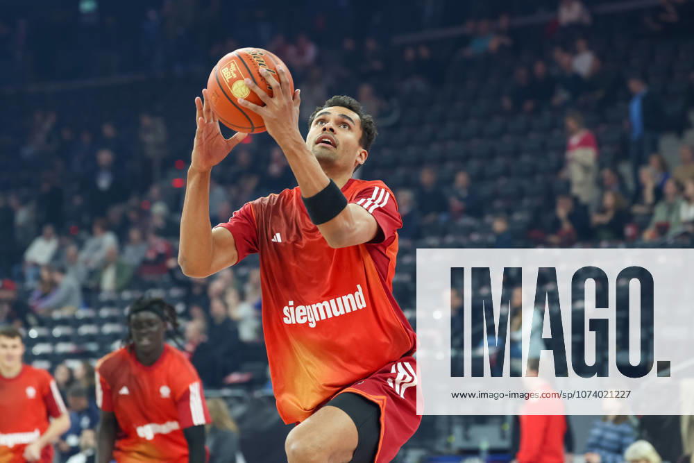 Oscar da Silva FC Bayern Basketball, 01 warming up before the game, GER, FC Bayern Basketball vs Basketball Loewen Braunschweig, Basketball, easycredit Basketball Bundesliga, 25 Matchday, Season 2025 2026, 10 03 2026, GER, FC Bayern Basketball vs Basketball Loewen Braunschweig, Basketball, easycredit Basketball Bundesliga, 25 Matchday, Season 2025 2026, 10 03 2026 Munich