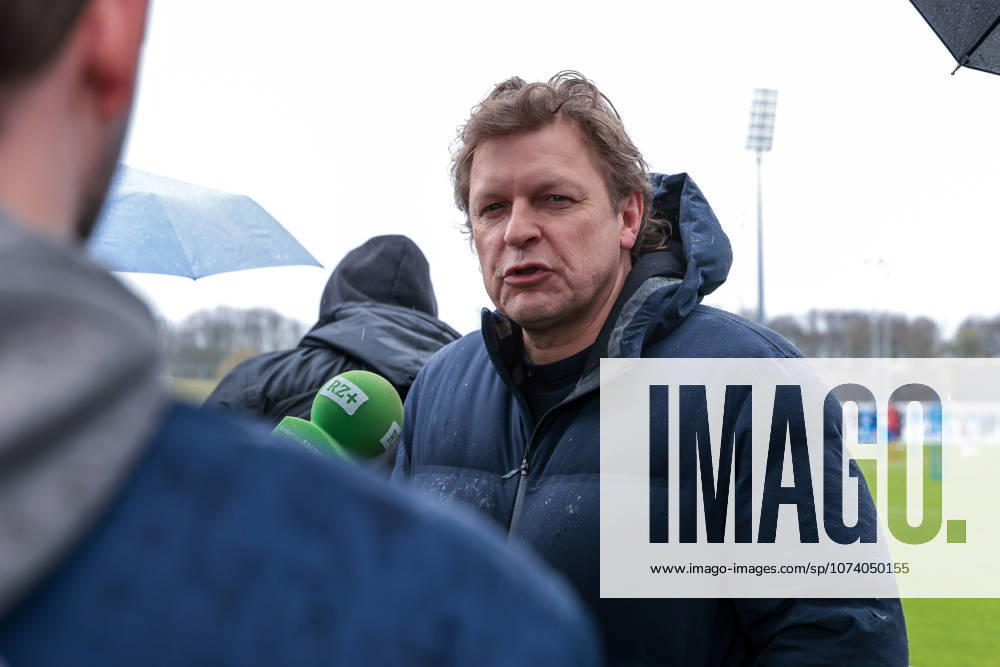Football training of FC Schalke 04 Media round with Director of Professional Football Youri Mulder FC Schalke 04 Gelsenkirchen Training ground FC Schalke 04 NRW Germany xRHR PHOTO YYx