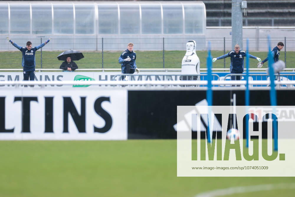 Soccer training of FC Schalke 04 f l Goalkeeper Kevin Müller FC Schalke 04 , Goalkeeper Johannes Siebeking FC Schalke 04 , Goalkeeper Loris Karius FC Schalke 04 , Goalkeeper Luca Podlech FC Schalke 04 warm up Gelsenkirchen Training ground FC Schalke 04 NRW Germany xRHR PHOTO YYx