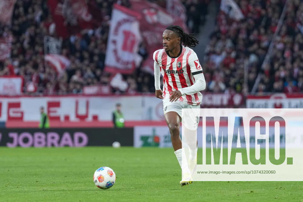 Jordy Makengo SC Freiburg, 33 on the ball , Germany, Soccer, 1 Bundesliga, Matchday 26, 2025 2026, SC Freiburg vs 1 FC Union Berlin, 15 03 2026, Europa Park Stadion, Freiburg, Germany DFL REGULATIONS PROHIBIT ANY USE OF PHOTOGRAPHS AS IMAGE SEQUENCES AND OR QUASI VIDEO Freiburg Europa Park Stadion Baden Württemberg Germany