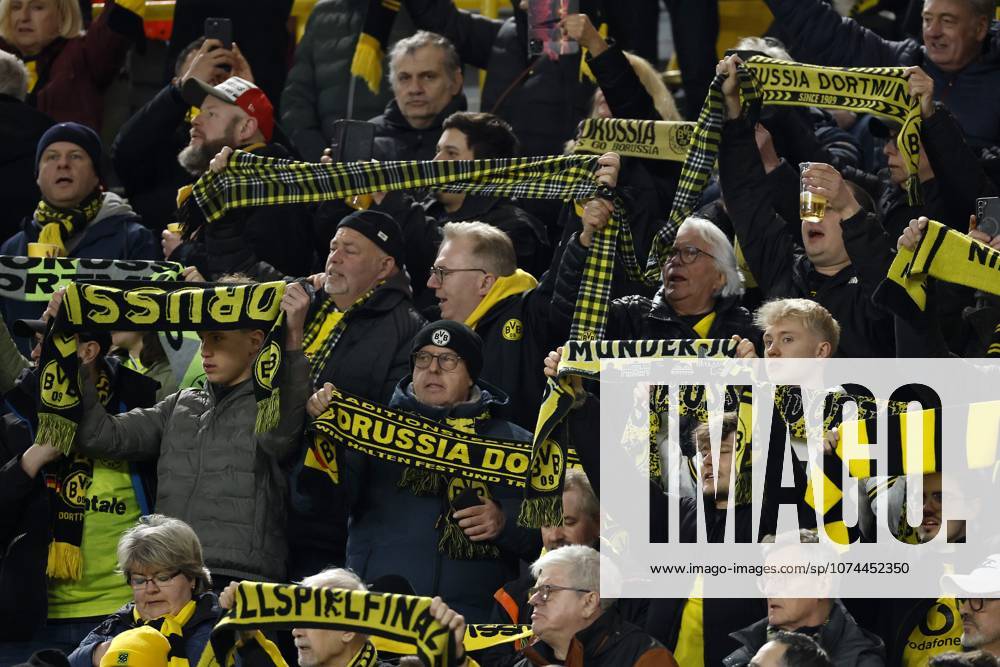 DORTMUND - Borussia Dortmund supporters during the Bundesliga match between Borussia Dortmund and FC Bayern Munich at the Signal Iduna Park stadium on February 28, 2025, in Dortmund, Germany. MAURICE VAN STEEN ANP Bundesliga 2025-2026 ANPxSportx xMauricexvanxSteenxIVx 553657896 originalFilename: 553657896