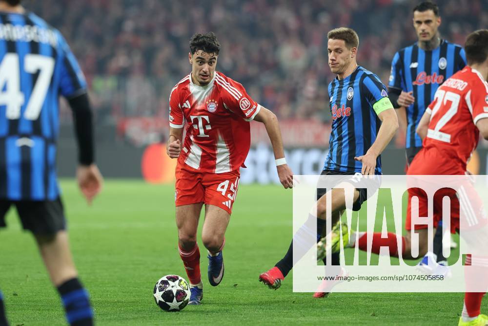 In duel, action, with Alexandar Pavlovic 45 FC Bayern Muenchen , Mario Pasalic 8 Atalanta Bergamo , FC Bayern Muenchen vs Atalanta Bergamo, Football, UEFA, Champions League, Round of 16, second leg, 18 03 2026 Muenchen Bayern Germany