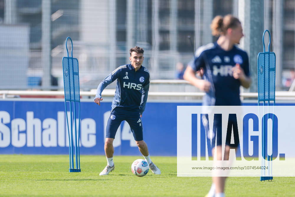 Football, Training of FC Schalke 04 Dejan Ljubicic FC Schalke 04 Gelsenkirchen Training ground FC Schalke 04 NRW Germany xRHR PHOTO YYx