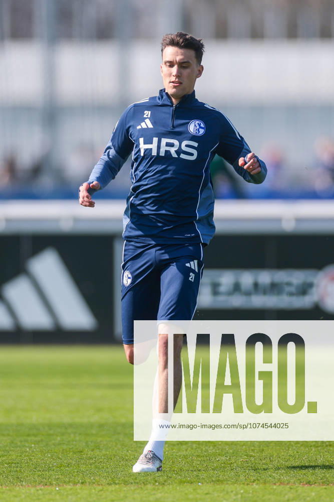 Football, Training of FC Schalke 04 Dejan Ljubicic FC Schalke 04 Gelsenkirchen Training ground FC Schalke 04 NRW Germany xRHR PHOTO YYx