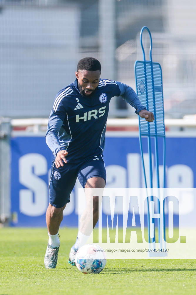 Football, Training of FC Schalke 04 Moussa Sylla FC Schalke 04 Gelsenkirchen Training ground FC Schalke 04 NRW Germany xRHR PHOTO YYx