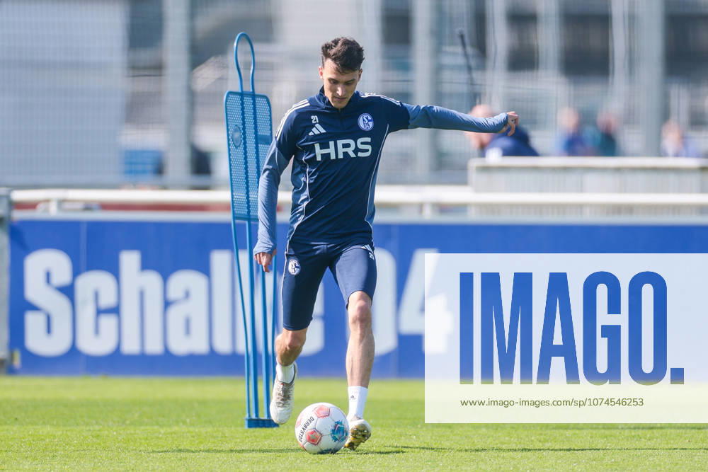 Football, Training of FC Schalke 04 Dejan Ljubicic FC Schalke 04 Gelsenkirchen Training ground FC Schalke 04 NRW Germany xRHR PHOTO YYx