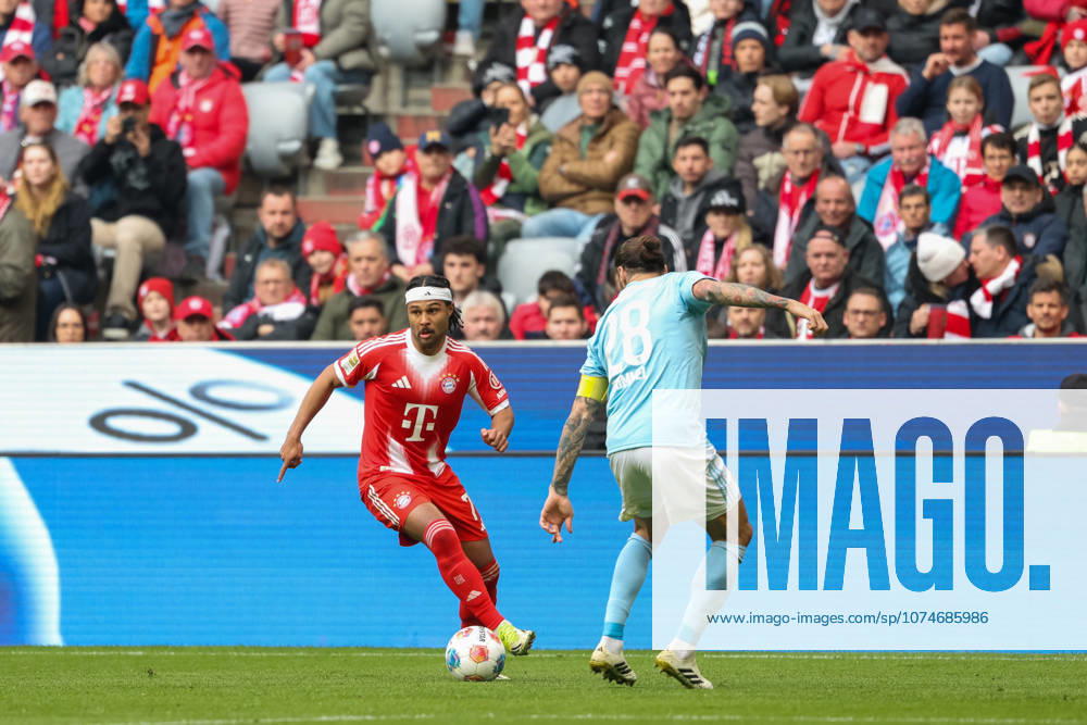 Serge Gnabry FC Bayern Muenchen, 07 with Christopher Trimmel 1 FC Union Berlin, 28 , GER, FC Bayern Muenchen vs 1 FC Union Berlin, Football, Bundesliga, Matchday 27, Season 2025 2026, 21 03 2026, , GER, FC Bayern Muenchen vs 1 FC Union Berlin, Football, Bundesliga, Matchday 27, Season 2025 2026, 21 03 2026 Muenchen