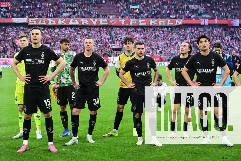 Koeln Fußball, Herren, Saison 2025 2026, 1 FC Koeln vs Borussia Moenchengladbach The Gladbachers are disappointed after the game that they did not bring home the derby victory DFL regulations prohibit any use of photographs as image sequences and or quasi video Rhein Energie Stadion NRW Germany