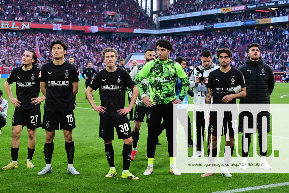 Koeln Fußball, Herren, Saison 2025 2026, 1 FC Koeln vs Borussia Moenchengladbach The Gladbachers are disappointed after the game that they did not bring home the derby victory DFL regulations prohibit any use of photographs as image sequences and or quasi video Rhein Energie Stadion NRW Germany