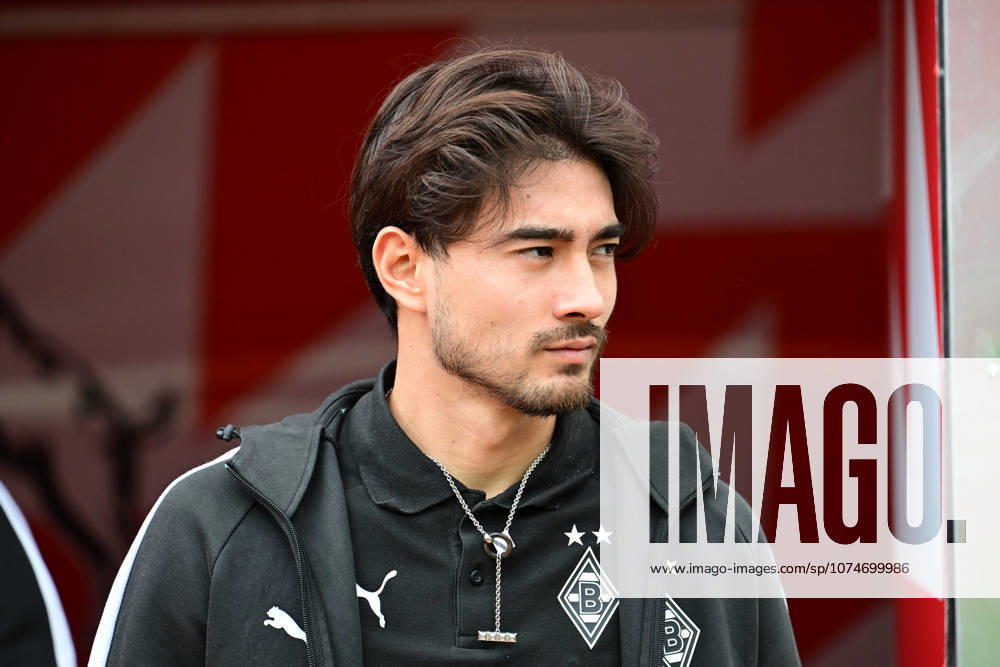 Cologne Football, Men, Season 2025 2026, 1 FC Koeln vs Borussia Moenchengladbach Jens Castrop Gladbach DFL regulations prohibit any use of photographs as image sequences and or quasi video Rhein Energie Stadion NRW Germany