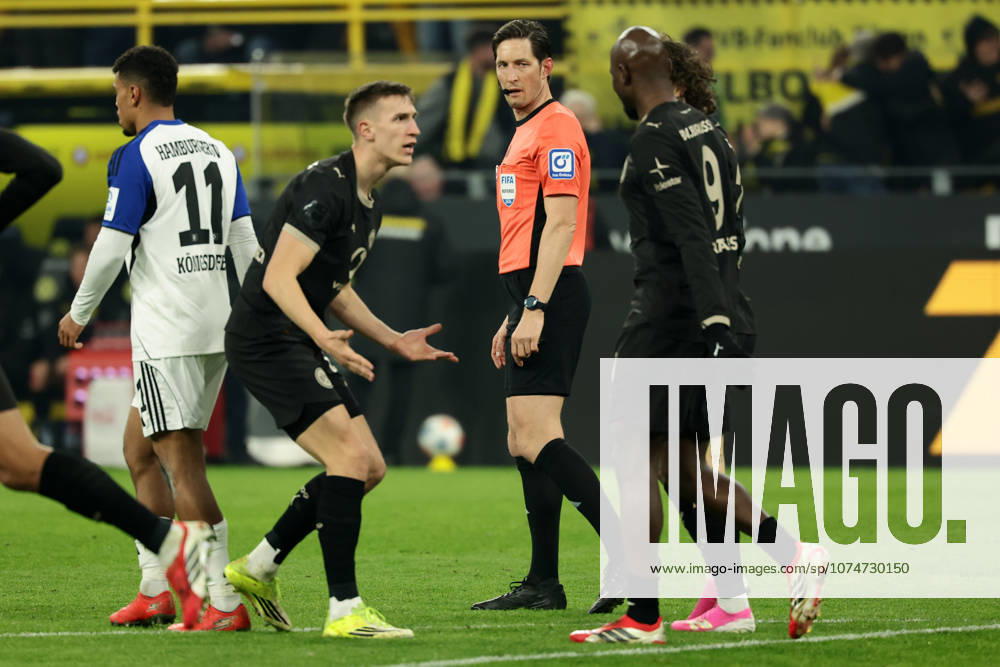 Dortmund, Germany, 21 03 26, Nico Schlotterbeck Borussia Dortmund , Fabio Silva Borussia Dortmund and the goal scorer to 2 2 Serhou Guirassy Borussia Dortmund during the match of the 1 Bundesliga between Borussia Dortmund Hamburger SV at the Signal Iduna Park in Dortmund Photo by Joachim Bywaletz DFB DFL REGULATIONS PROHIBIT ANY USE OF PHOTOGRAPHS AS IMAGE SEQUENCES AND OR QUASI VIDEO
